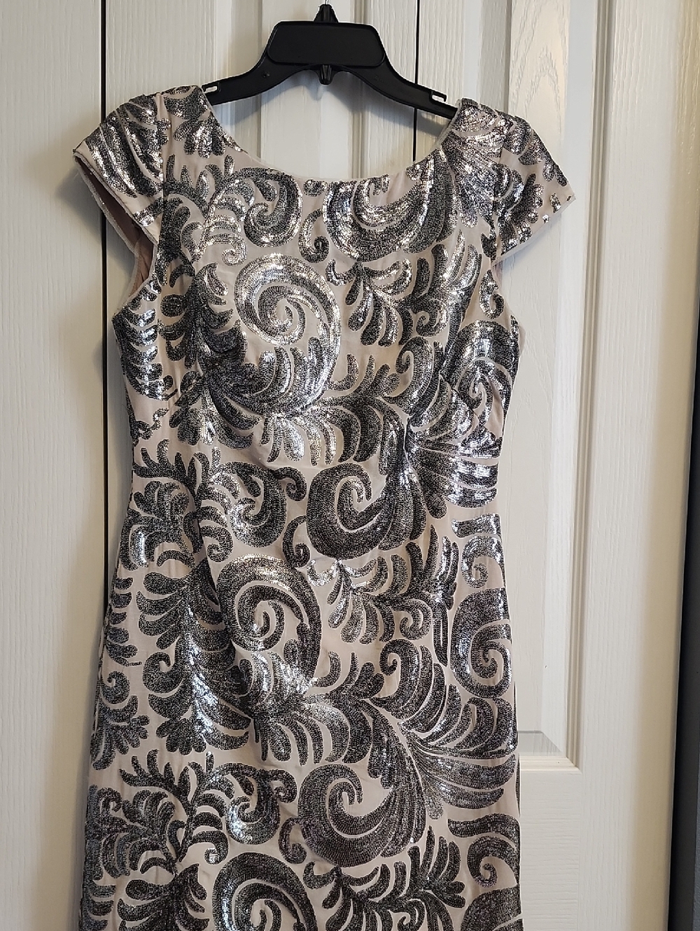 Elegant Silver Sequin Swirl Cocktail Dress - Women's